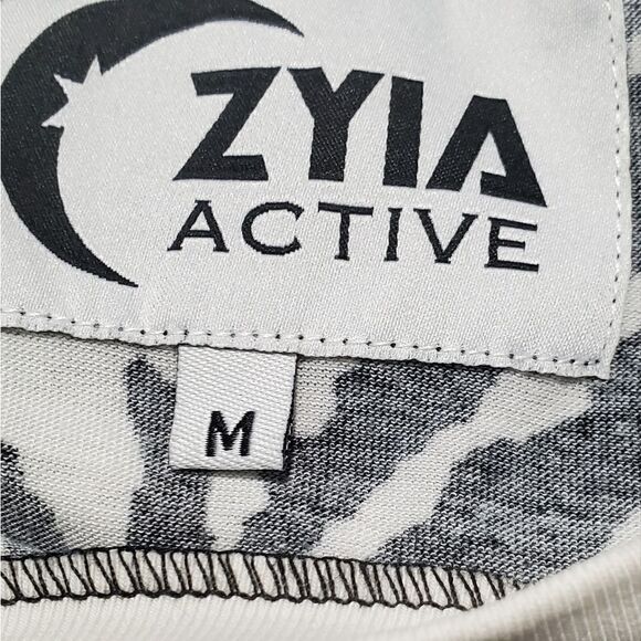 Black & White Zebra Striped Athletic Tank Top - Picture 5 of 6